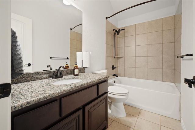 1420 Glade Meadows Drive, Burleson, TX 76058