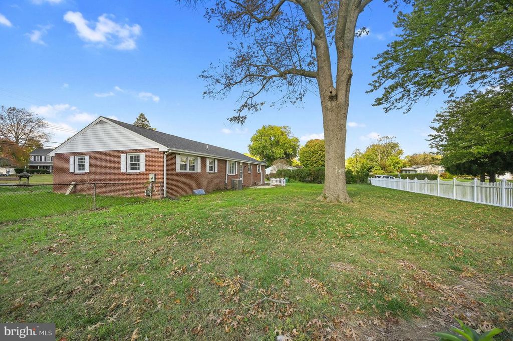 201 N OLD MILL RD, Dover, DE 19901