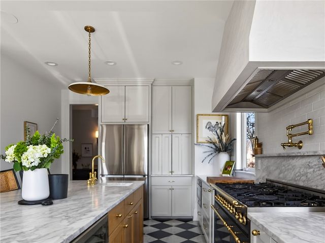 387 Canterbury Road, Rochester, NY 14607