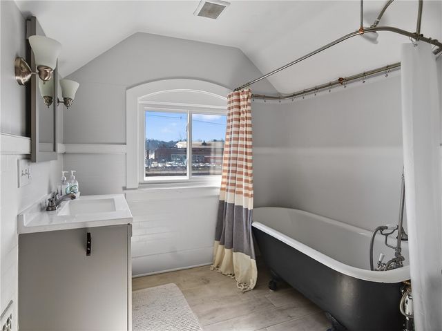 387 Canterbury Road, Rochester, NY 14607