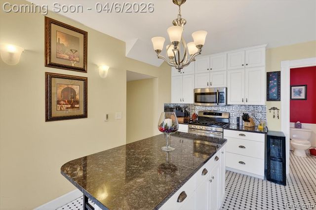 221 N Cherry Street, Flushing, MI 48433