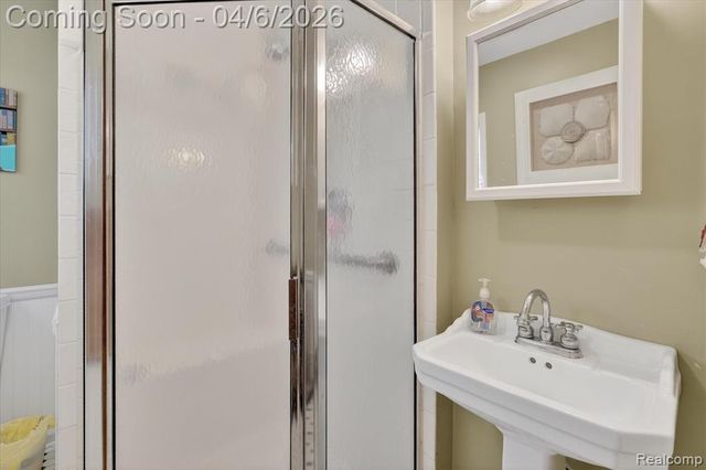 221 N Cherry Street, Flushing, MI 48433