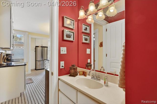 221 N Cherry Street, Flushing, MI 48433
