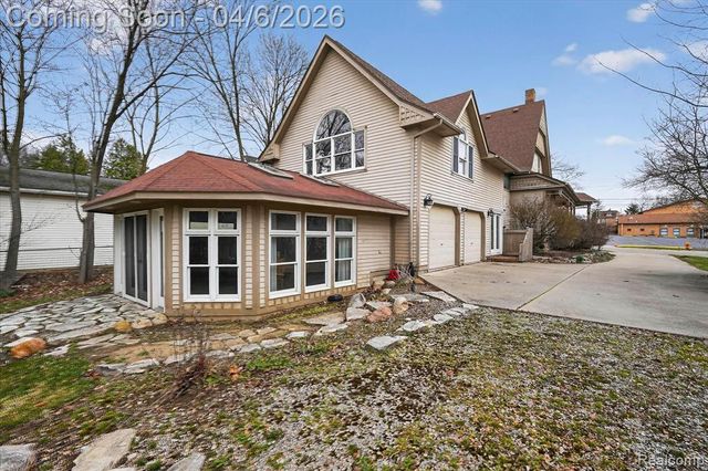 221 N Cherry Street, Flushing, MI 48433