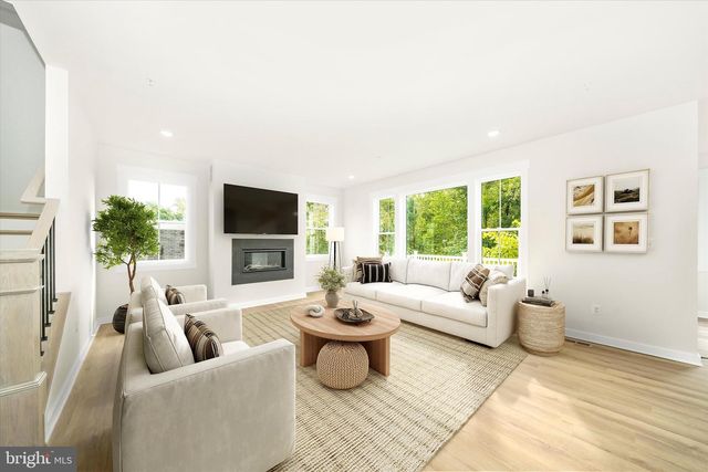 801 CEDAR AVE, North Beach, MD 20714