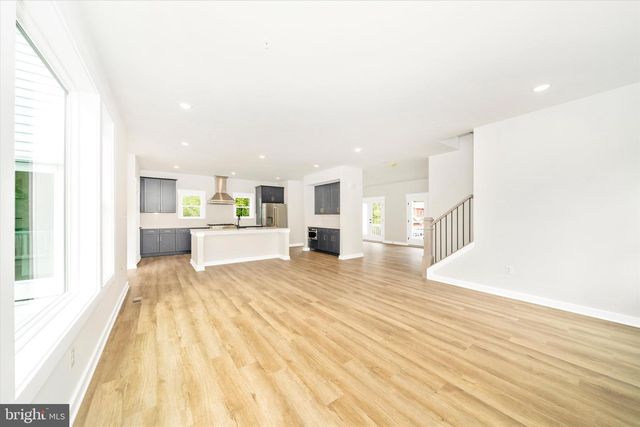 801 CEDAR AVE, North Beach, MD 20714