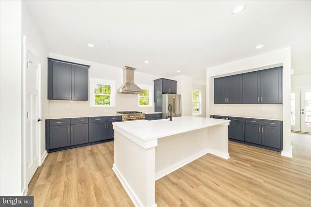 801 CEDAR AVE, North Beach, MD 20714