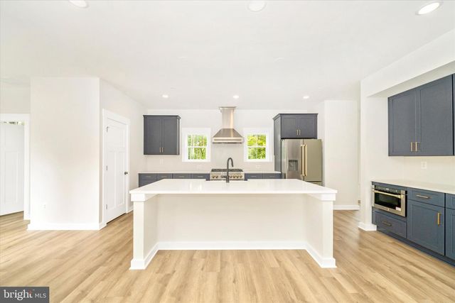 801 CEDAR AVE, North Beach, MD 20714