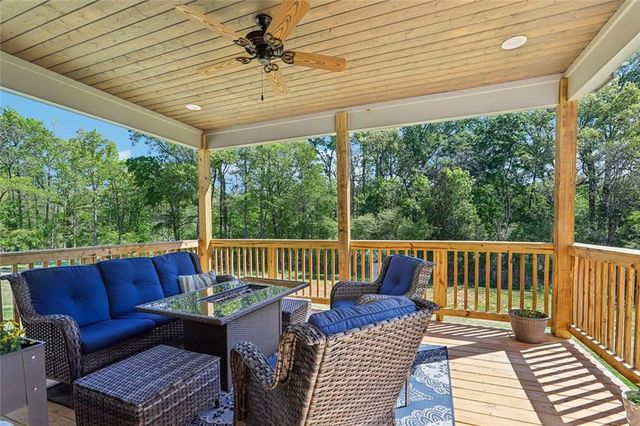 199 Tennessee Walker Way, Hoschton, GA 30548