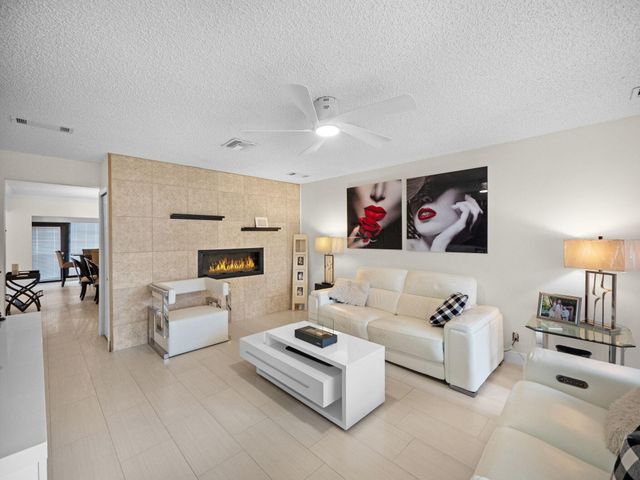 4751 Storkwood Way B, Boynton Beach, FL 33436