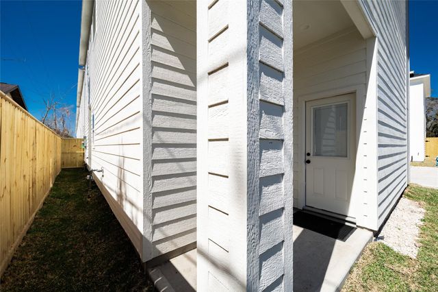 8903 Knoll Branch Drive, Houston, TX 77080