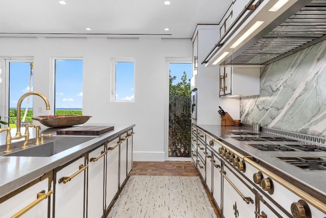 680 S Ocean Boulevard, Palm Beach, FL 33480