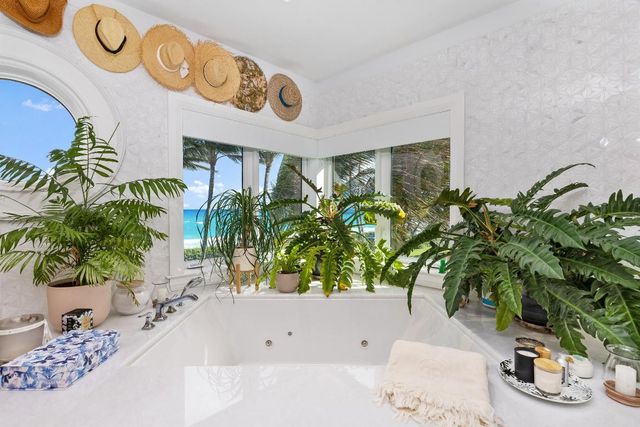 680 S Ocean Boulevard, Palm Beach, FL 33480