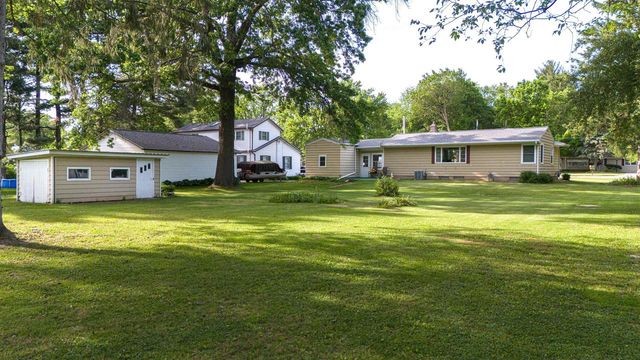 2530 White Oaks Drive, Beloit, WI 53511