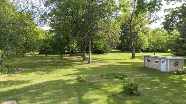 2530 White Oaks Drive, Beloit, WI 53511