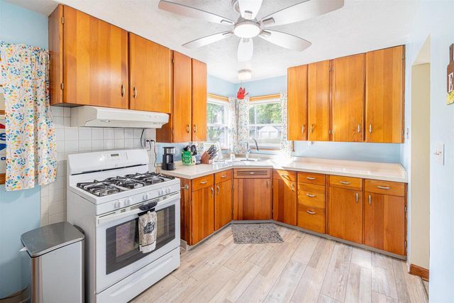 2530 White Oaks Drive, Beloit, WI 53511