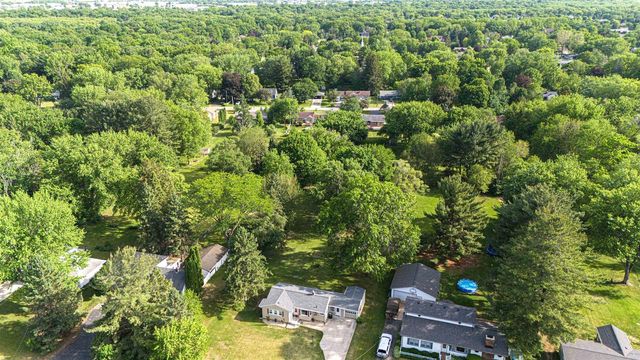 2530 White Oaks Drive, Beloit, WI 53511