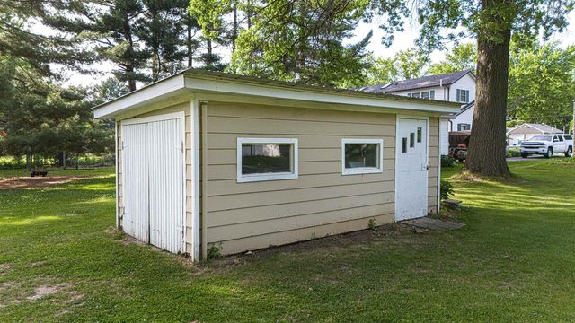2530 White Oaks Drive, Beloit, WI 53511