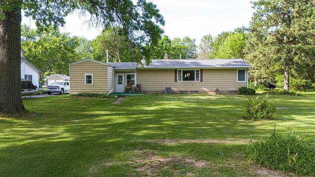 2530 White Oaks Drive, Beloit, WI 53511