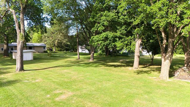 2530 White Oaks Drive, Beloit, WI 53511