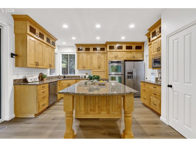 15905 Sw LOON Dr, Beaverton, OR 97007