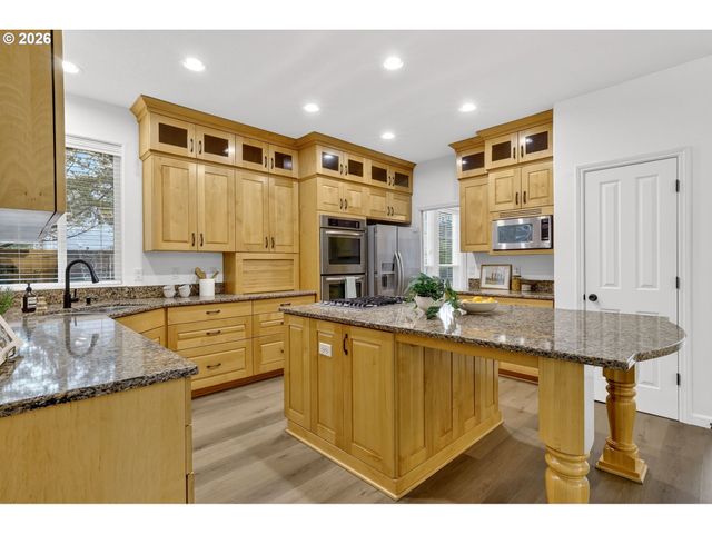 15905 Sw LOON Dr, Beaverton, OR 97007