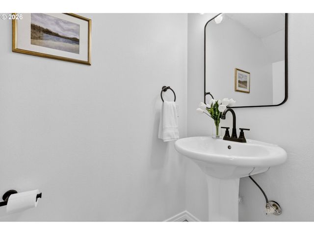 15905 Sw LOON Dr, Beaverton, OR 97007