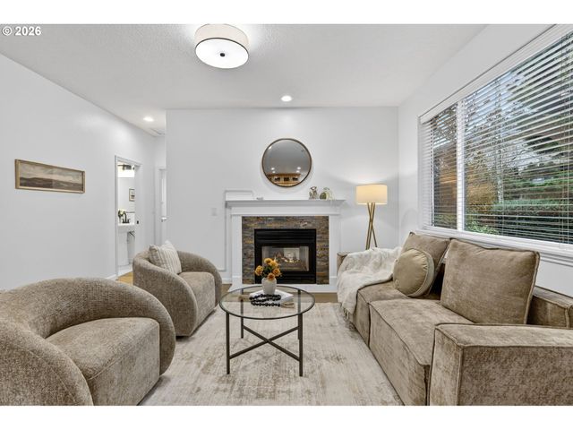 15905 Sw LOON Dr, Beaverton, OR 97007