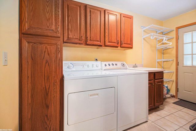 1924 Amboy Street, Dearborn Heights, MI 48127