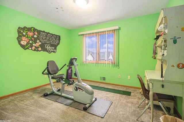 1924 Amboy Street, Dearborn Heights, MI 48127