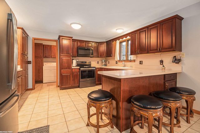 1924 Amboy Street, Dearborn Heights, MI 48127