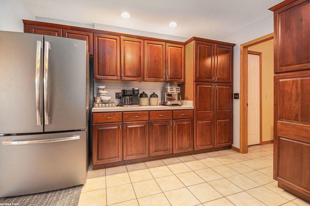 1924 Amboy Street, Dearborn Heights, MI 48127