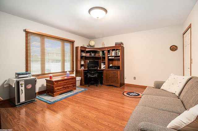 1924 Amboy Street, Dearborn Heights, MI 48127