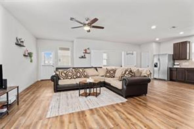 980 Rice Drive, Bryan, TX 77803