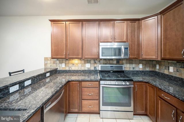 144 CASTLE HILL DR, Fredericksburg, VA 22406
