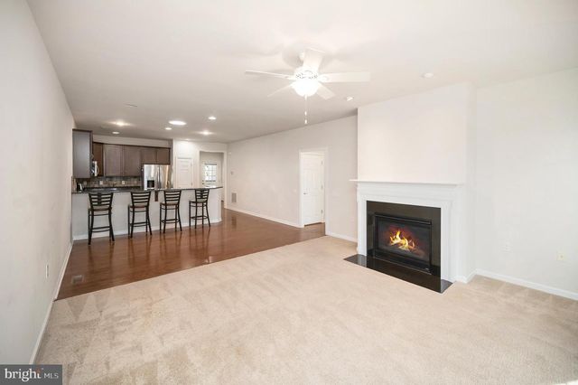 144 CASTLE HILL DR, Fredericksburg, VA 22406