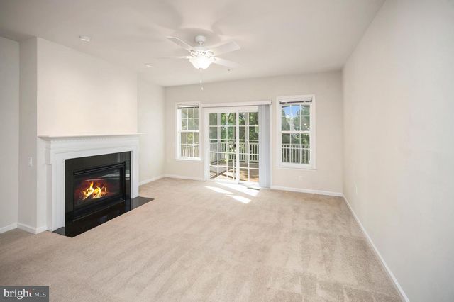144 CASTLE HILL DR, Fredericksburg, VA 22406