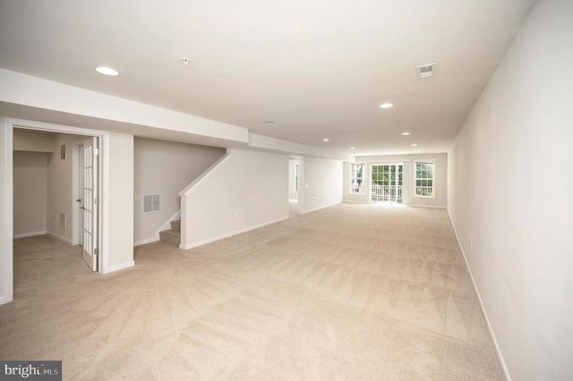 144 CASTLE HILL DR, Fredericksburg, VA 22406