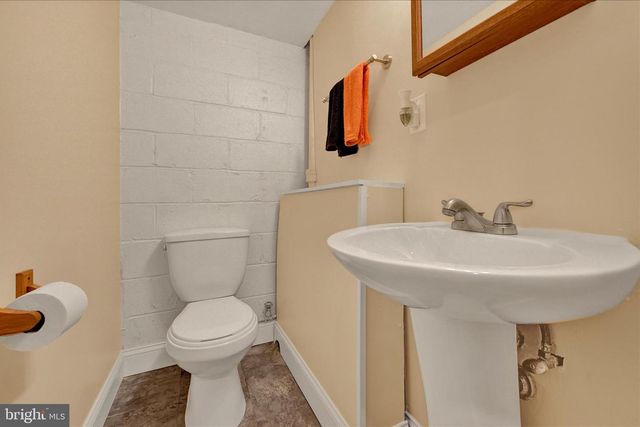 3222 WALLFORD DR, Baltimore, MD 21222