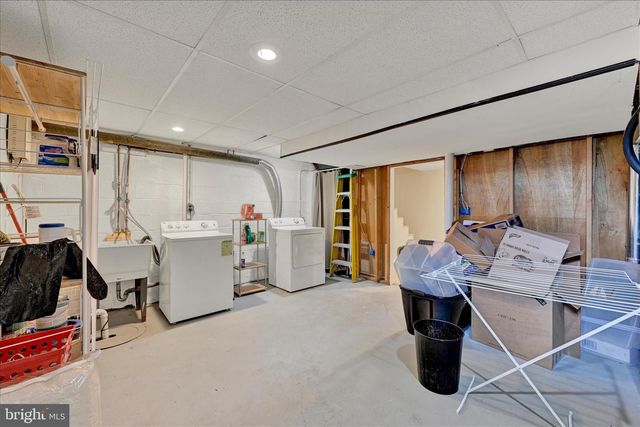 3222 WALLFORD DR, Baltimore, MD 21222