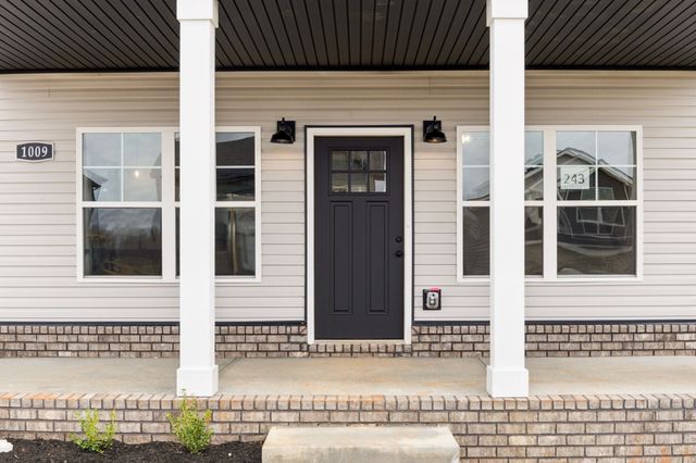1009 Tufnel Dr, Clarksville, TN 37040