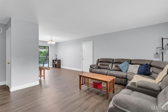 156 Ron De Le, Arnold, MO 63010