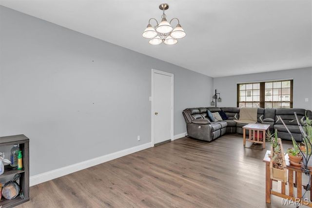 156 Ron De Le, Arnold, MO 63010