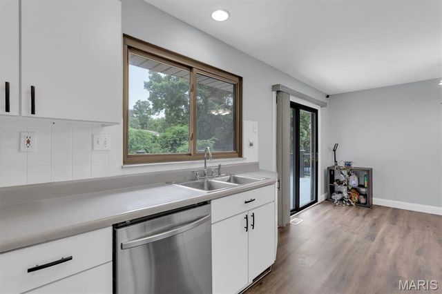 156 Ron De Le, Arnold, MO 63010