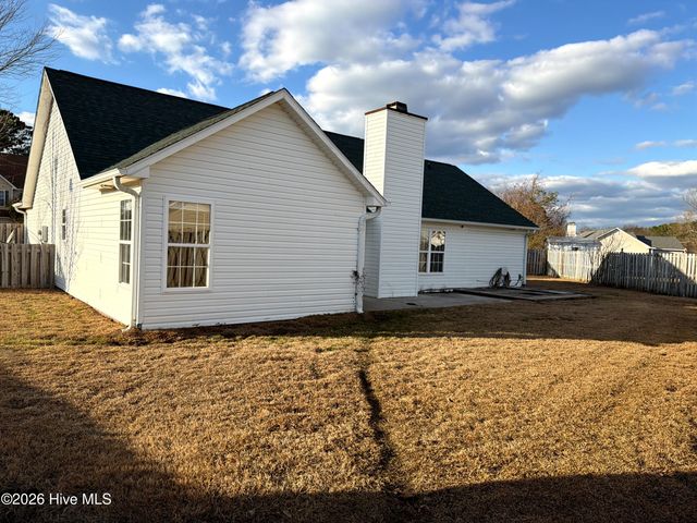 6910 Daybreak Lane, Wilmington, NC 28411