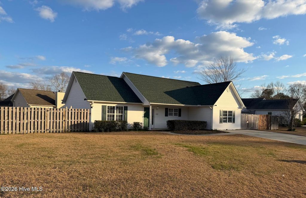 6910 Daybreak Lane, Wilmington, NC 28411