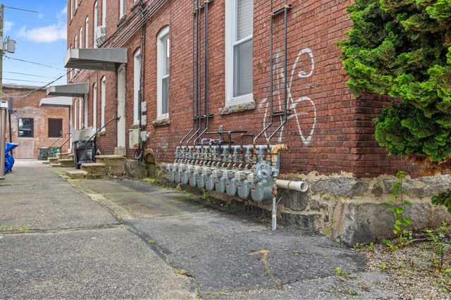 66 Orange Street, Manchester, NH 03104