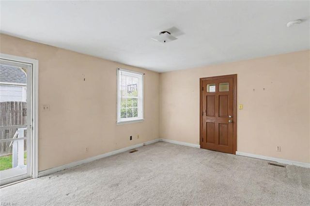 7531 Yorktown DR, Norfolk, VA 23505