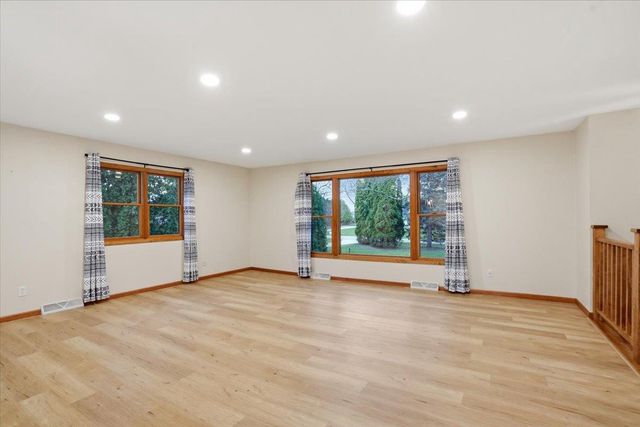 5566 Mary Lake Road, Waunakee, WI 53597