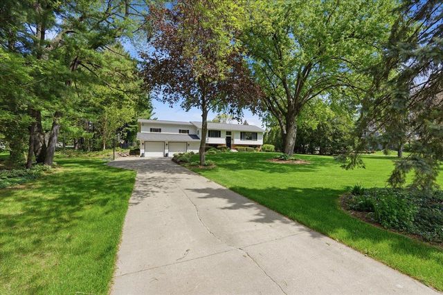 5566 Mary Lake Road, Waunakee, WI 53597